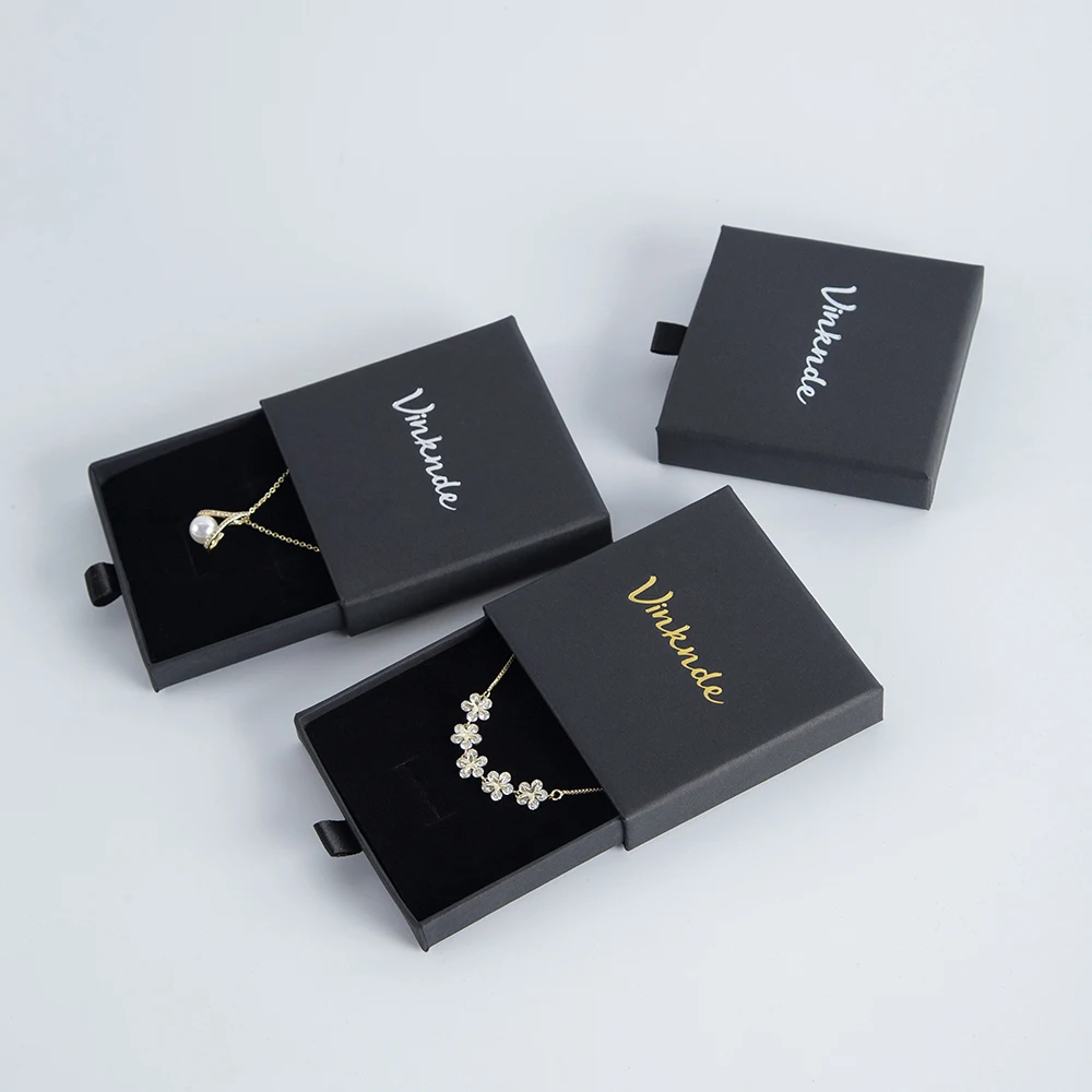 

Black Paper Boxes Case 8x8x2.5cm Custom Logo Cardboard Sliding Box Jewelry Packaging Ribbon Drawer Gift Earrings Rings Bracelet