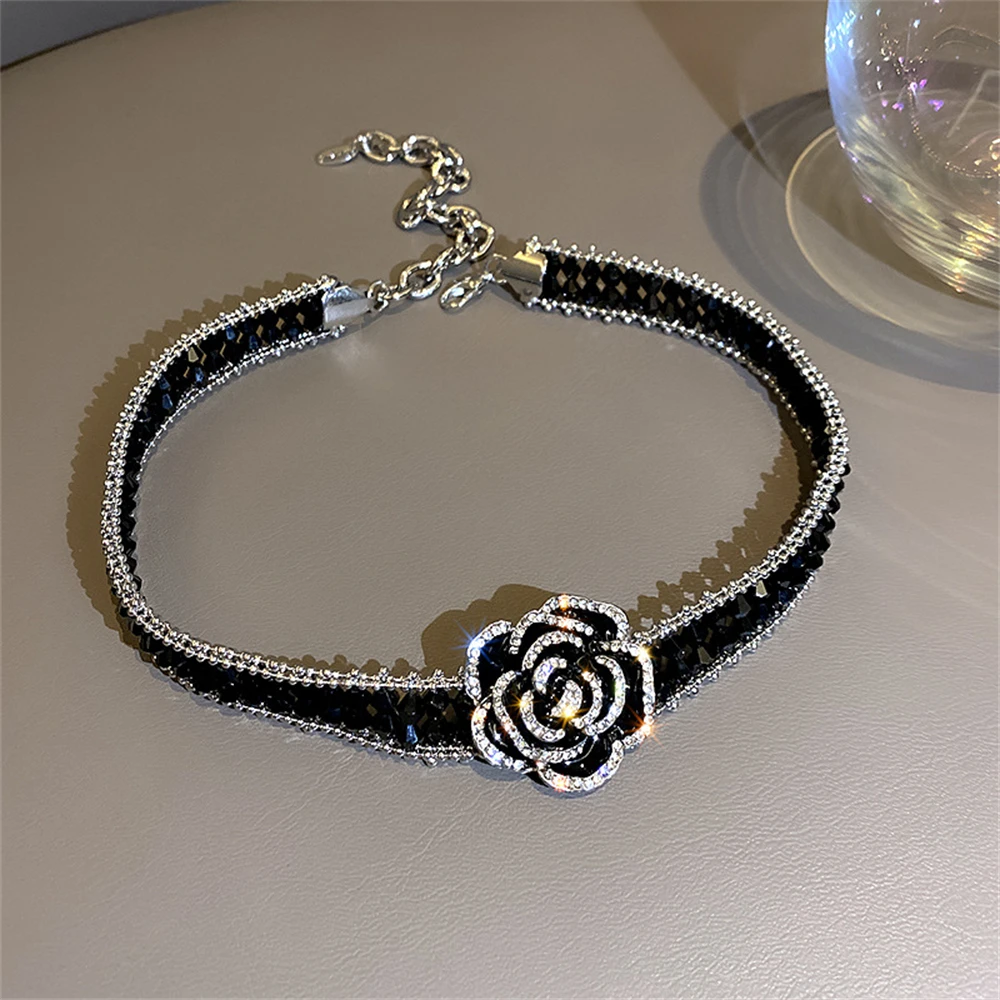 

Shiny Elegant Charm Necklaces For Women Shiny Bling Rose Flower Clavicle Chain Vintage Wedding Choker Personality Jewelry Gift