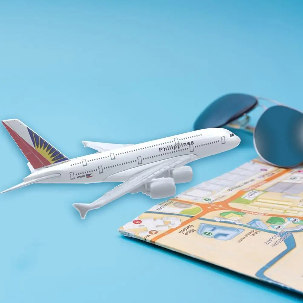 

16cm Ornamental Miniature Alloy Plane Model Plane Ornament Mini Model Realistic Shape