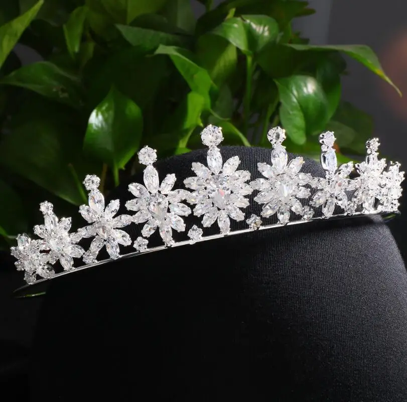 

Wedding Tiaras Crowns Women Luxury CZ Zircon Diadem Bridal Crowns Headdress Brides Hair Jewelry Accessories Party Prom Headwear
