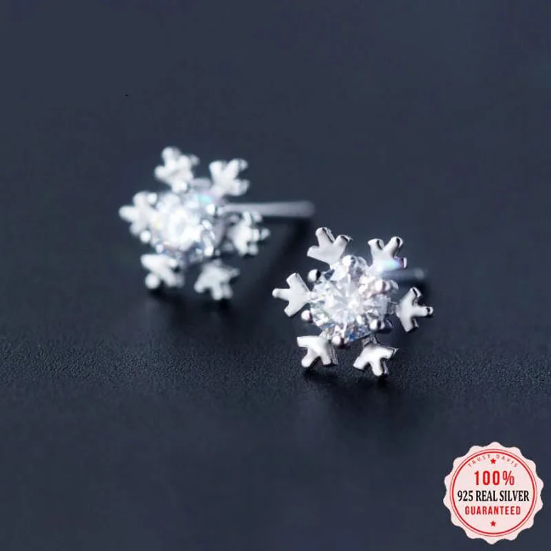 

Серьги-гвоздики из серебра 925 пробы с фианитами