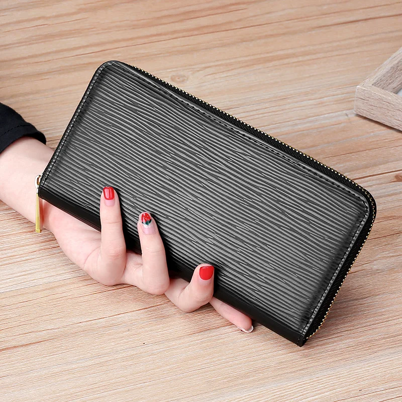 

2023 New Leather Women's Water Wave Pattern Long Wallet Handbag