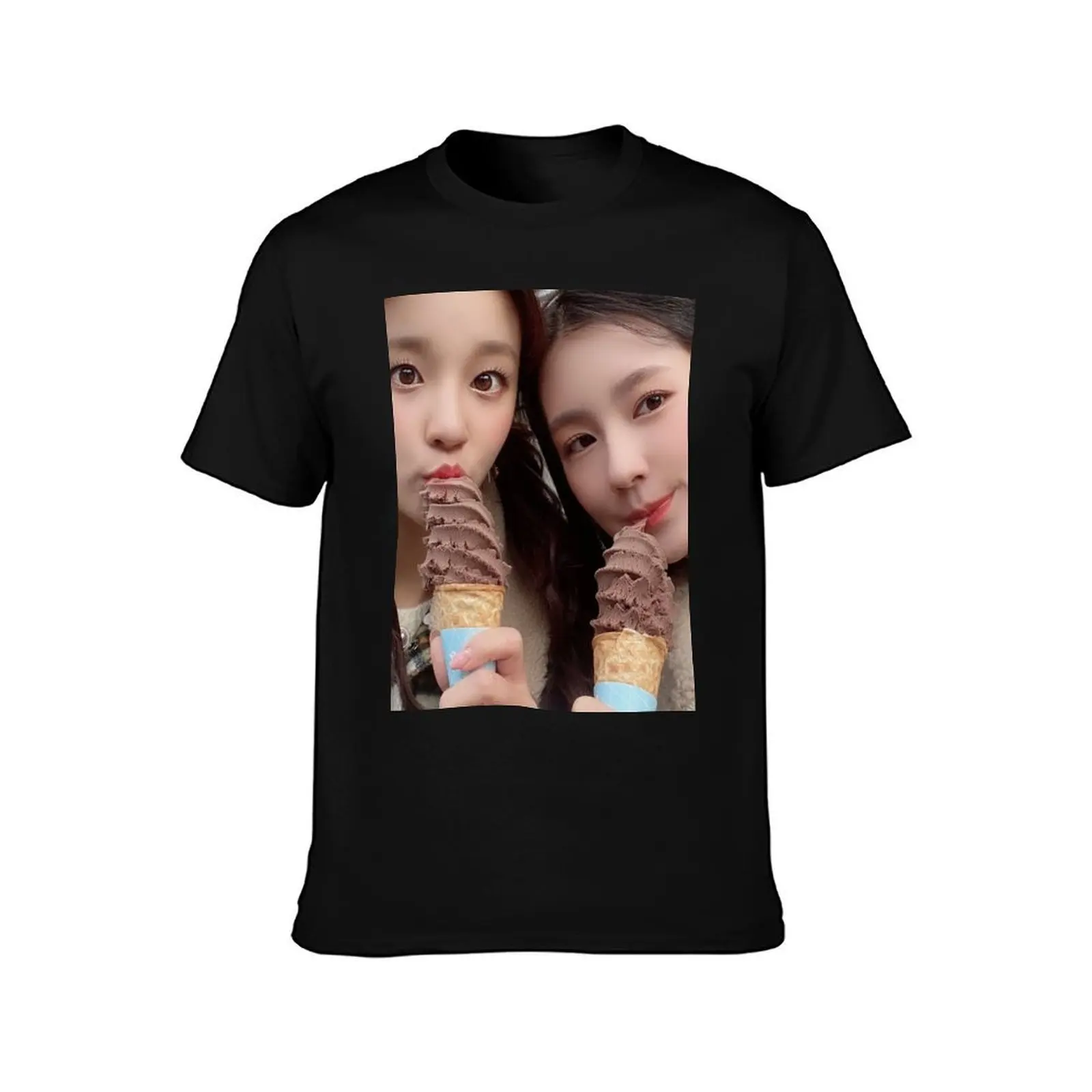 Фото Футболка GIDLE Miyeon & Yuqi, мужские футболки с забавным принтом. №2