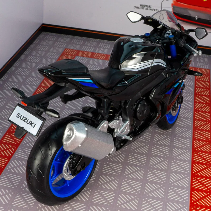 Фото Модель мотоцикла Suzuki GSX-R1000 CCA 1:12, имитирующая реалистичную версию, из сплава, с богатой детализацией, тонкой проработкой и высоким качеством. №5