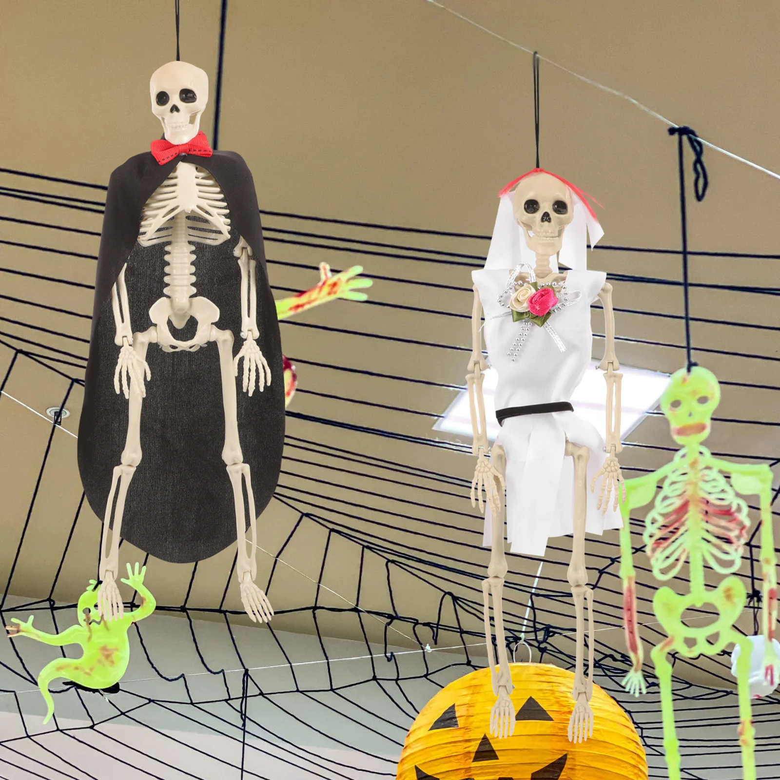 

Halloween Plastic Scary Decorations Party Decors Model Simulation Ornaments