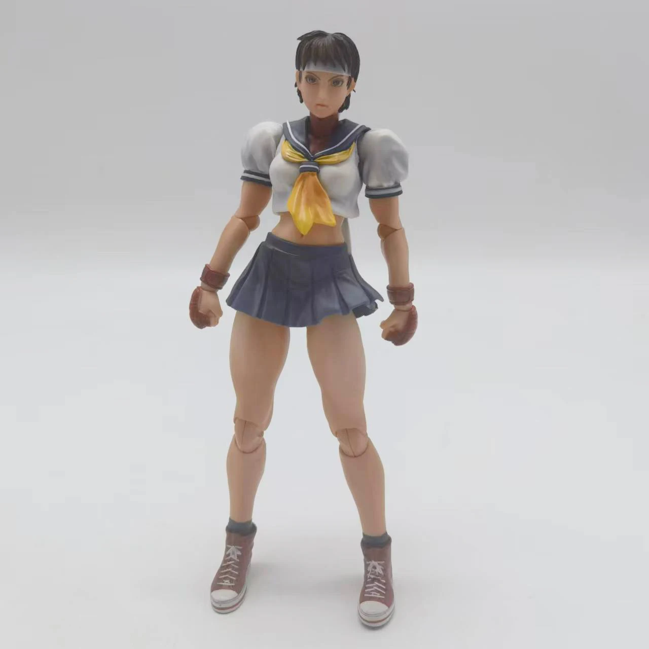 

PLAY ARTS 25cm Game Character Sakura Action Figure Model Toys