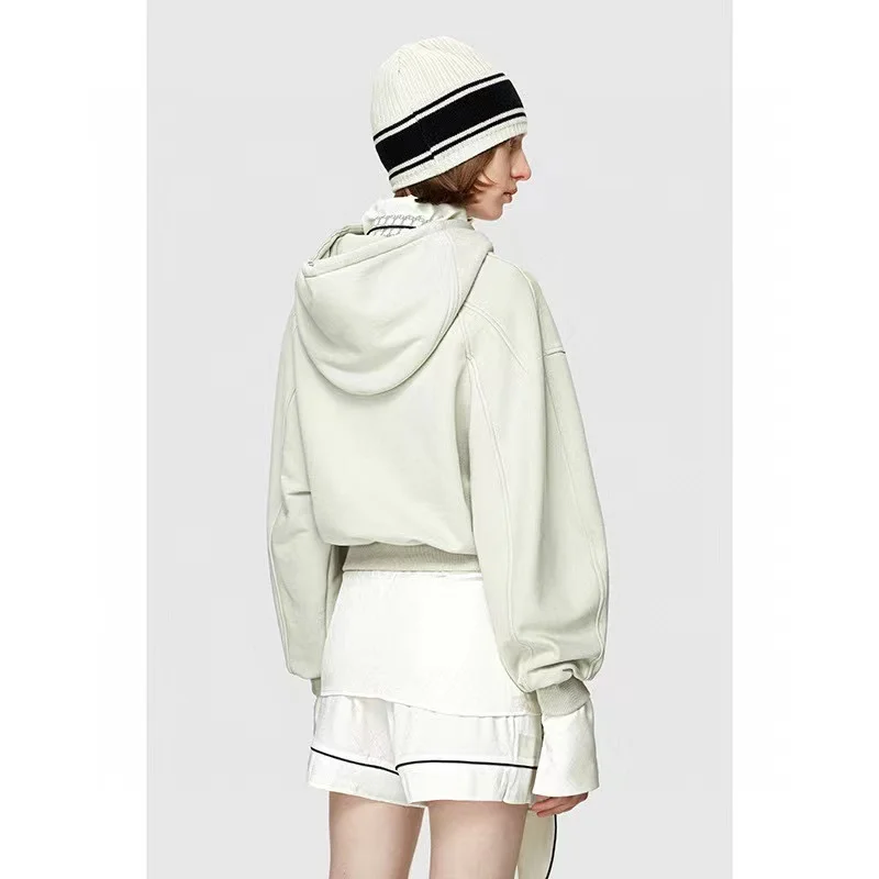 Рисунок 3 - Женский свитшот с капюшоном