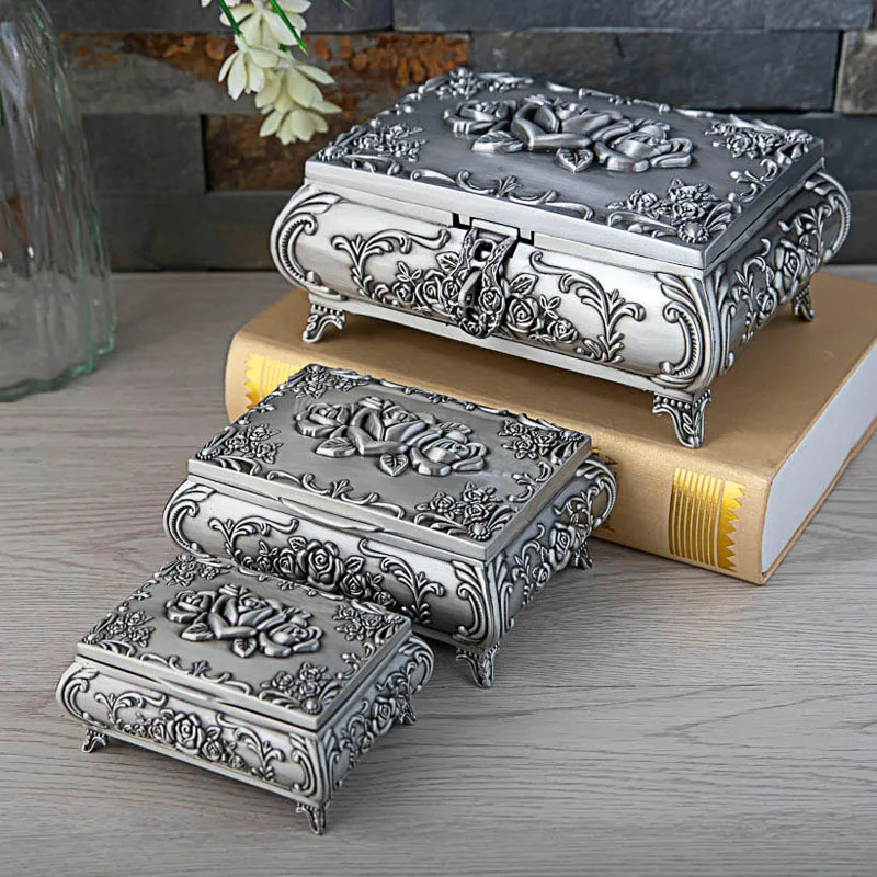 

Homhi Metal Vintage Jewelry Box European-Style Retro With Lock Russia Tinware Storage Box Almacenamiento DesktopDecorate HBJ-552