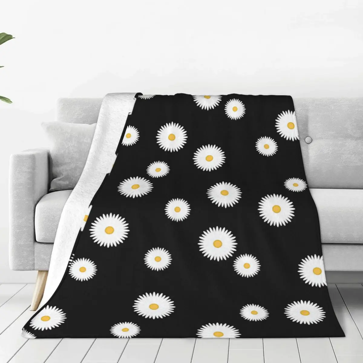 

Chrysanthemum Blanket Ultra Soft Cozy Blooming Flowers Decorative Flannel Blanket All Season For Home Couch Bed Chair Travel