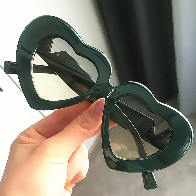 

New Unique Fashion Heart Shape Sunglasses For Women Luxury Brand Cat Eye Sun Glasses Female Vintage Gradient Black Green Eyewear
