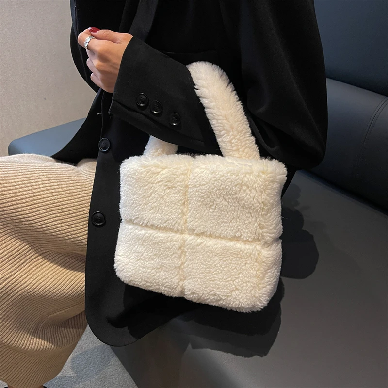 

Trendy Short Plush Furry Lady Women Wrist Top Handle Evening Feast Bags Woman Handbag Purse Satchel Sling Tote Shoulder Hobo Bag