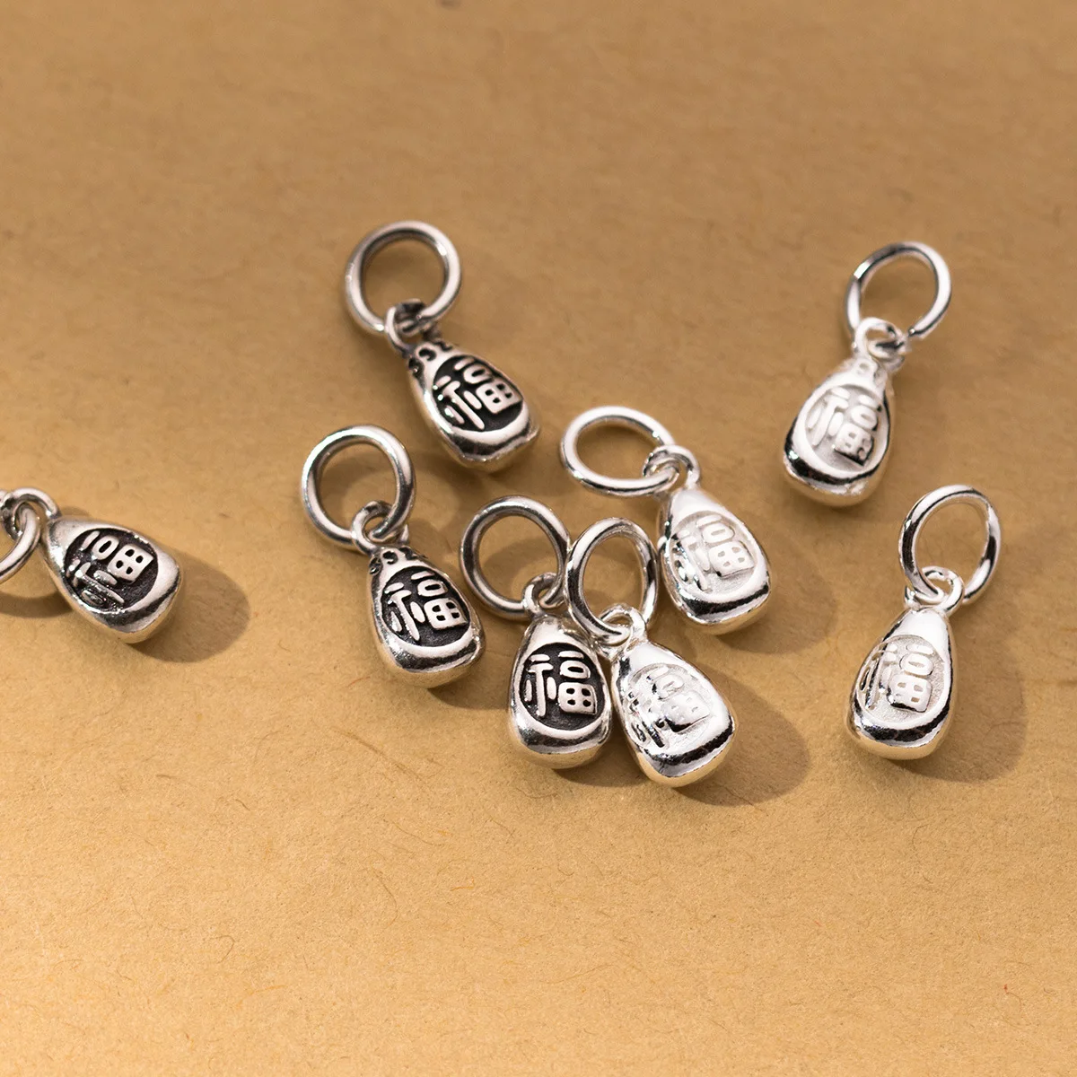 

Подвеска-Шарм «счастье» из серебра 100% пробы