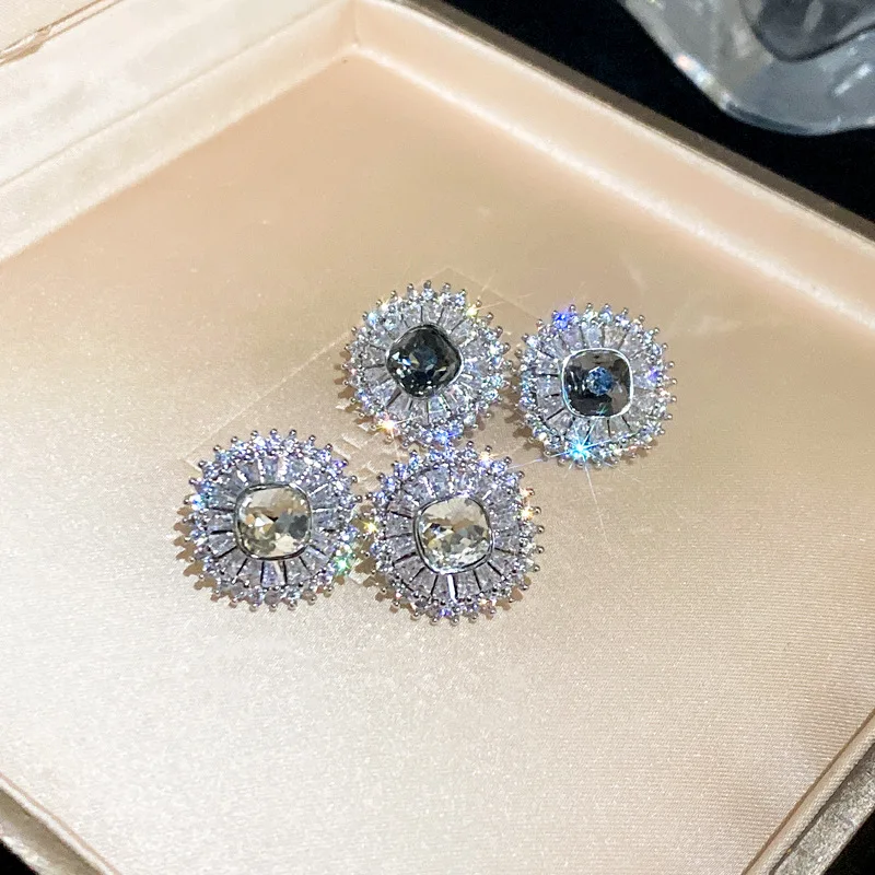 

Sparkling Crystal Zircon Stones Stud Earrings Luxury Classic New Simple Temperament Jewelry Earings Wholesale