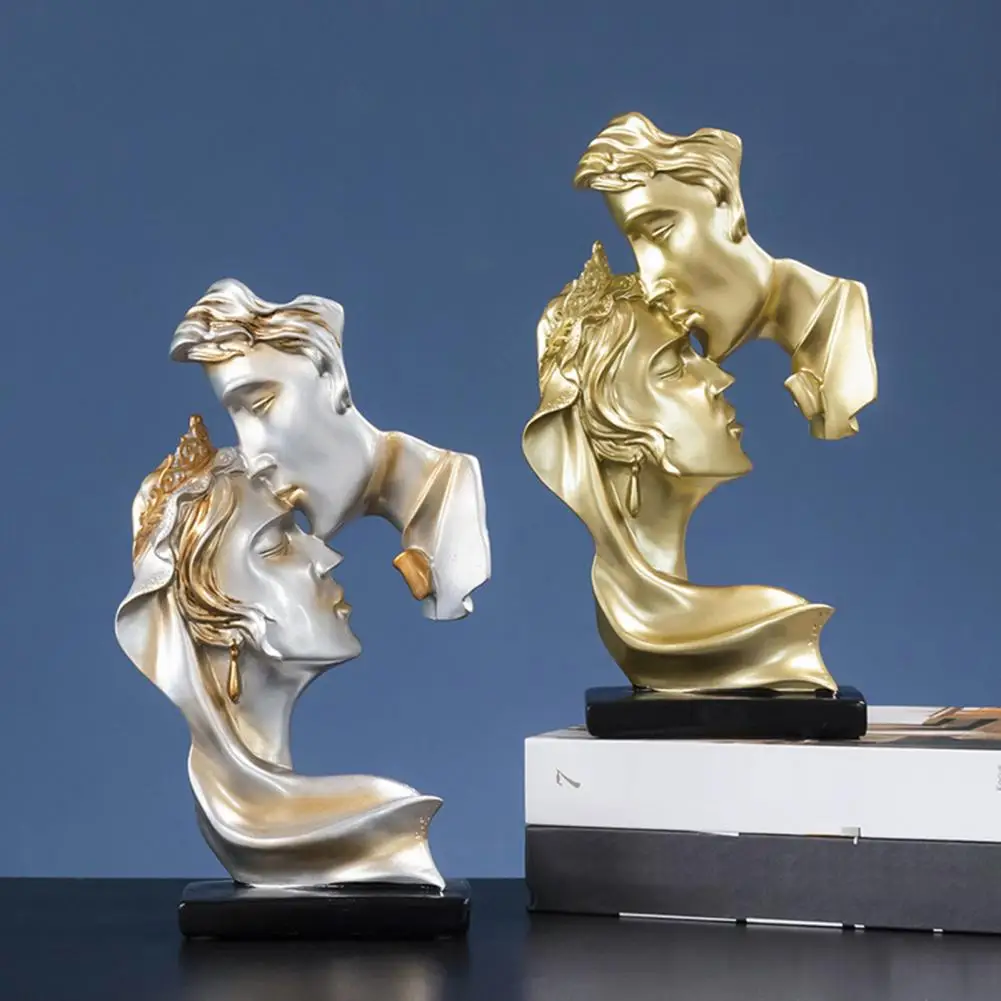 

Fashion Statues Solid Color Sculpture Vivid Creative One Kiss Deep Lovers Figure Statue Craft