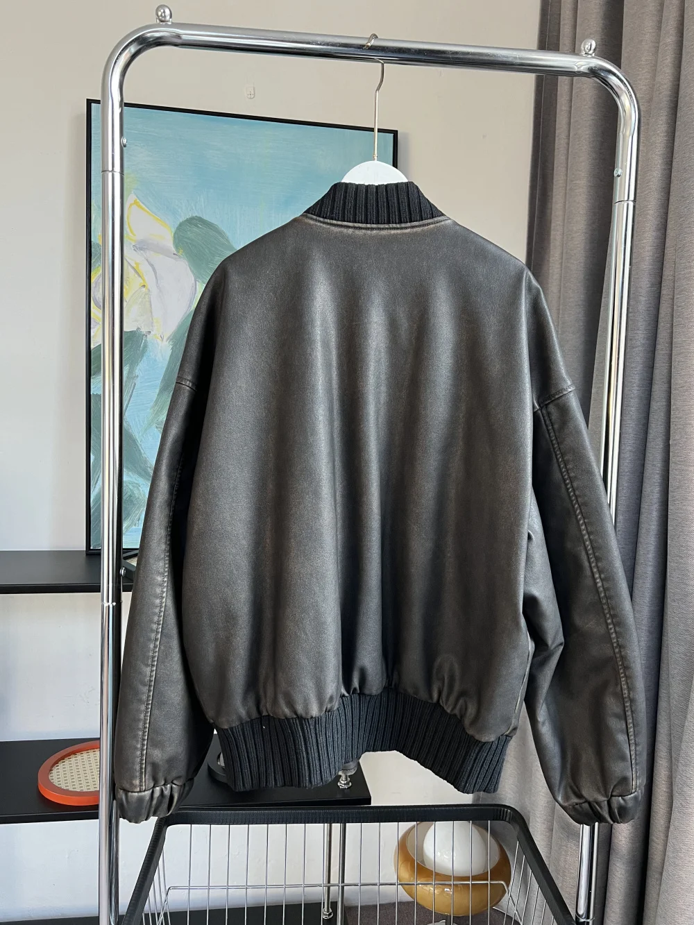 Рисунок 6 - Куртка-бомбер женская из искусственной кожи