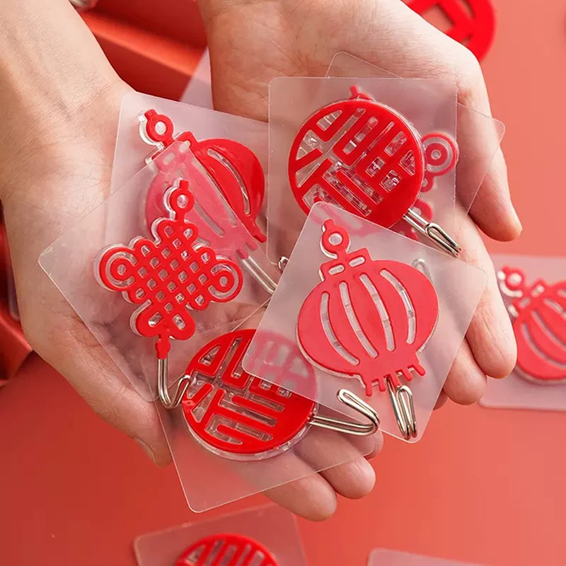 

2pcs Red Fu Word Sticky Hook Chinese Knot Hook Strong Load-bearing Viscose Wall Door Window Kitchen Bathroom Traceless Hook