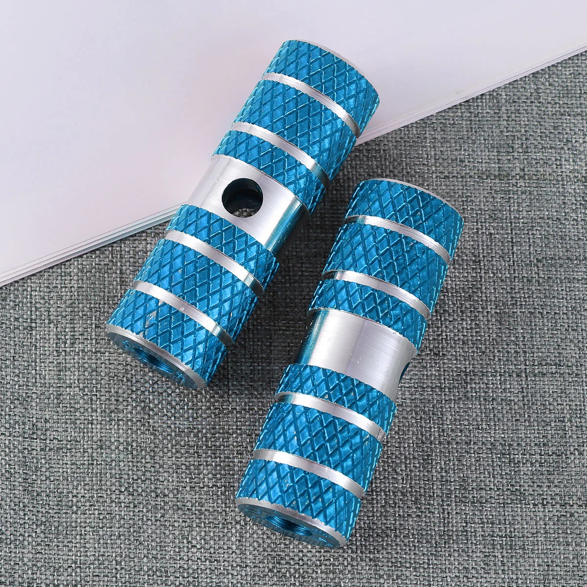 

One Pair Durable High Quality Bike Cylinder Seat Axle Stunt Pedals Stunt Pegs for Bicycle
