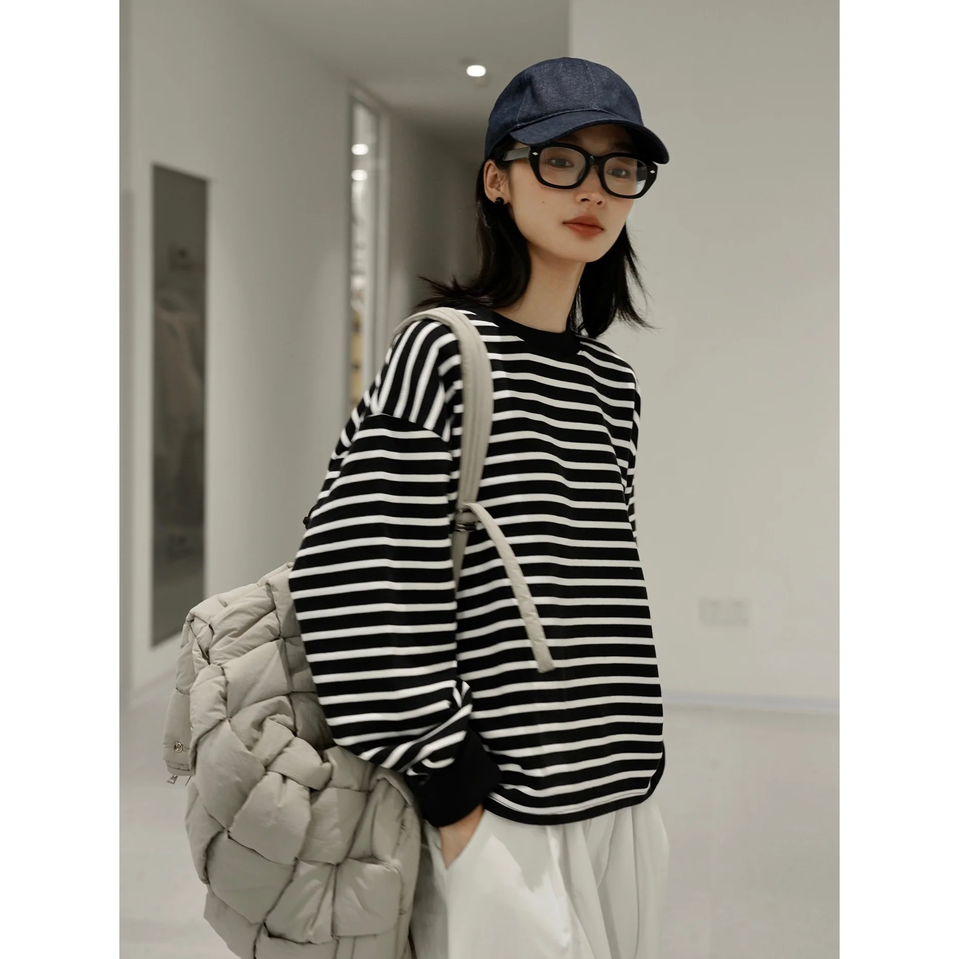 

Women's Oversized Button Fly Long Sleeve Stripe Lightweight Front Sweatshirt