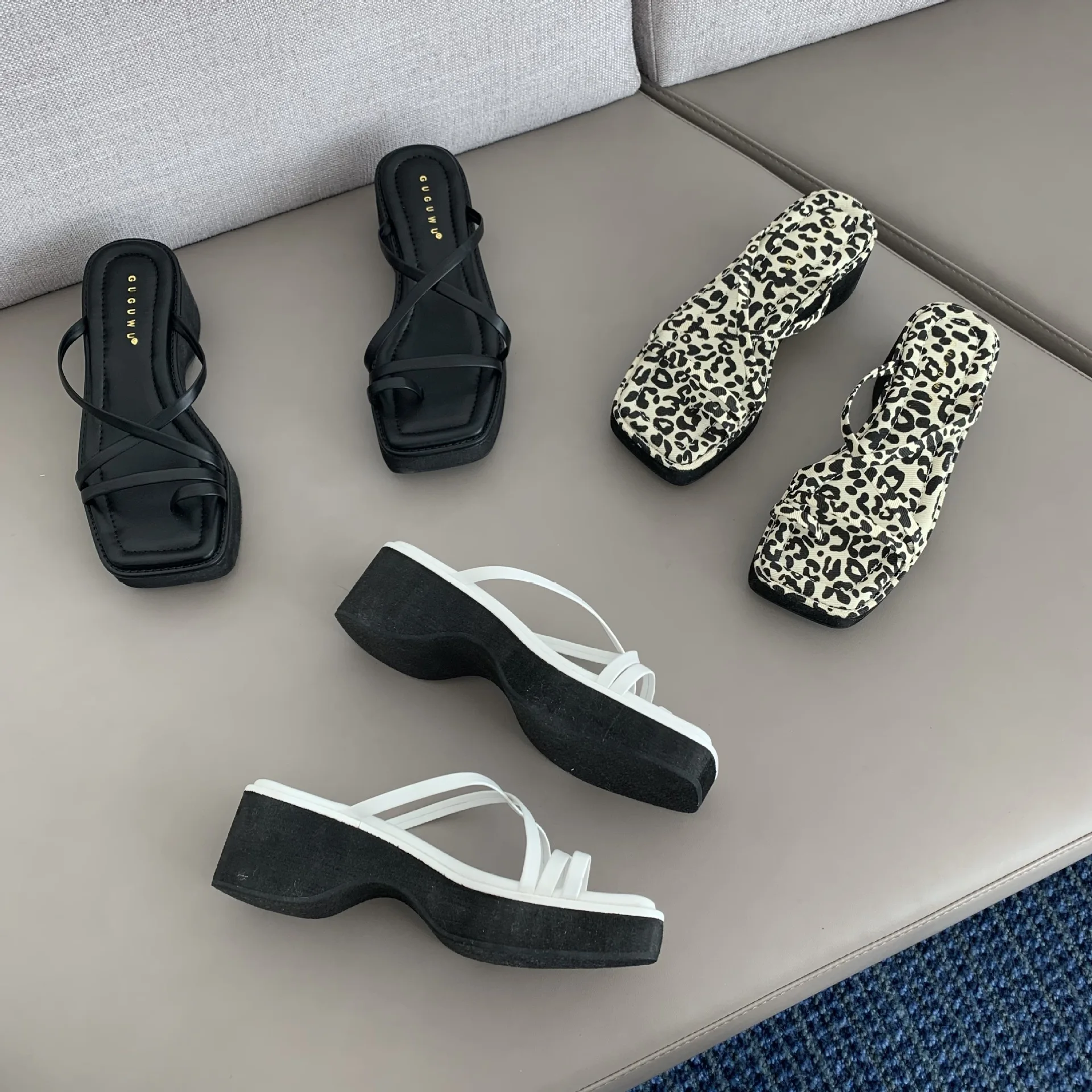 

Rubber Flip Flops Shoes Woman 2022 Slippers Soft Cross-Tied Low Platform Pantofle Heeled Mules Hawaiian Comfort New High Summer