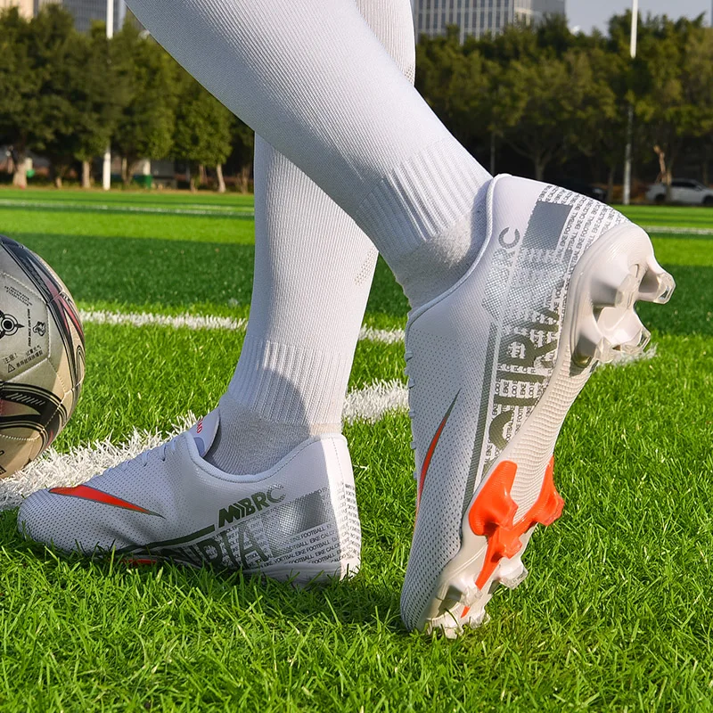 Men Low-Top Professional Soccer Shoes Kids Football Boots FG/TF Non-Slip Outdoor Grass Cleats Football Shoes Sneakers Size 35-45