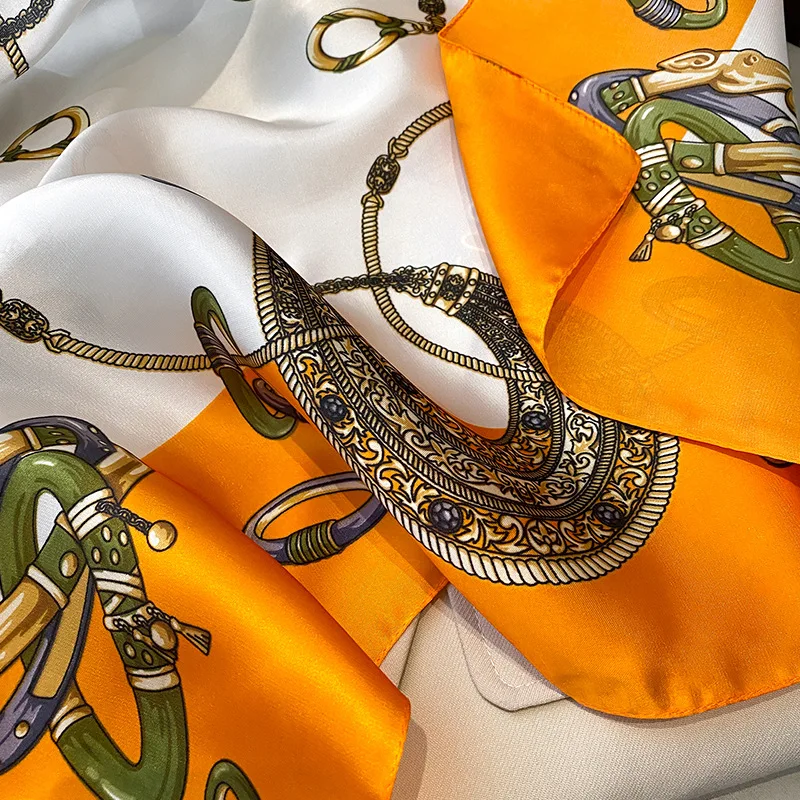 Женский шёлковый атласный шарф-цепочка 70x70 см |