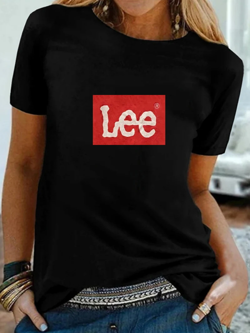 

Women's oversized T-shirt, fashionable street clothing, simple, 3D printed top, novelty for the summer of 2023