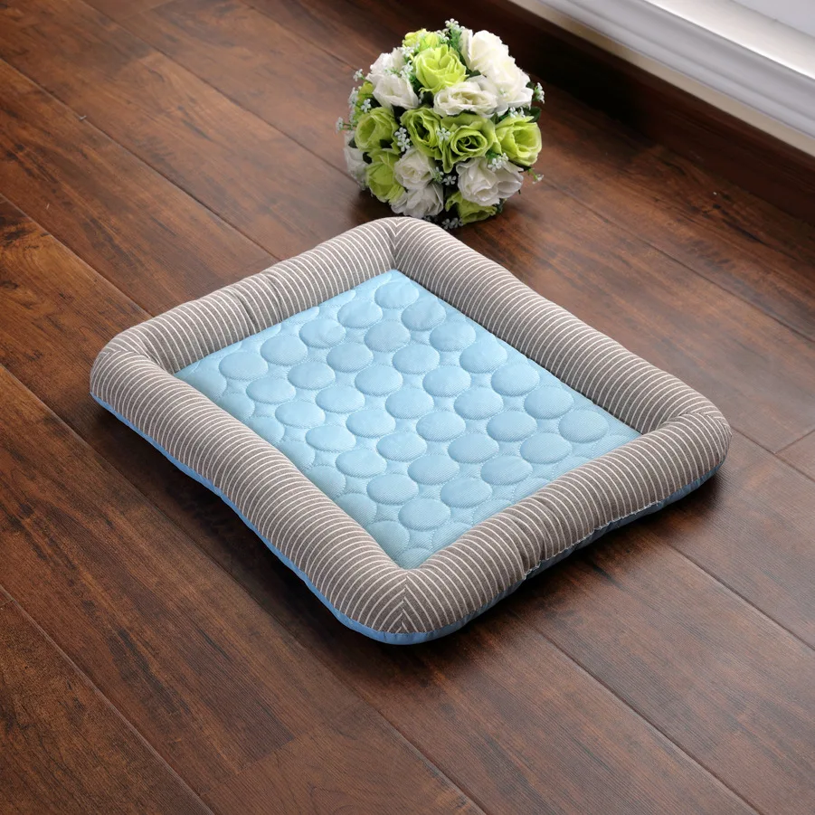 Охлаждающий мат для собак "Pet Ice Pad Teddy Mattress Cool Bed Cat Summer Keep Silk"