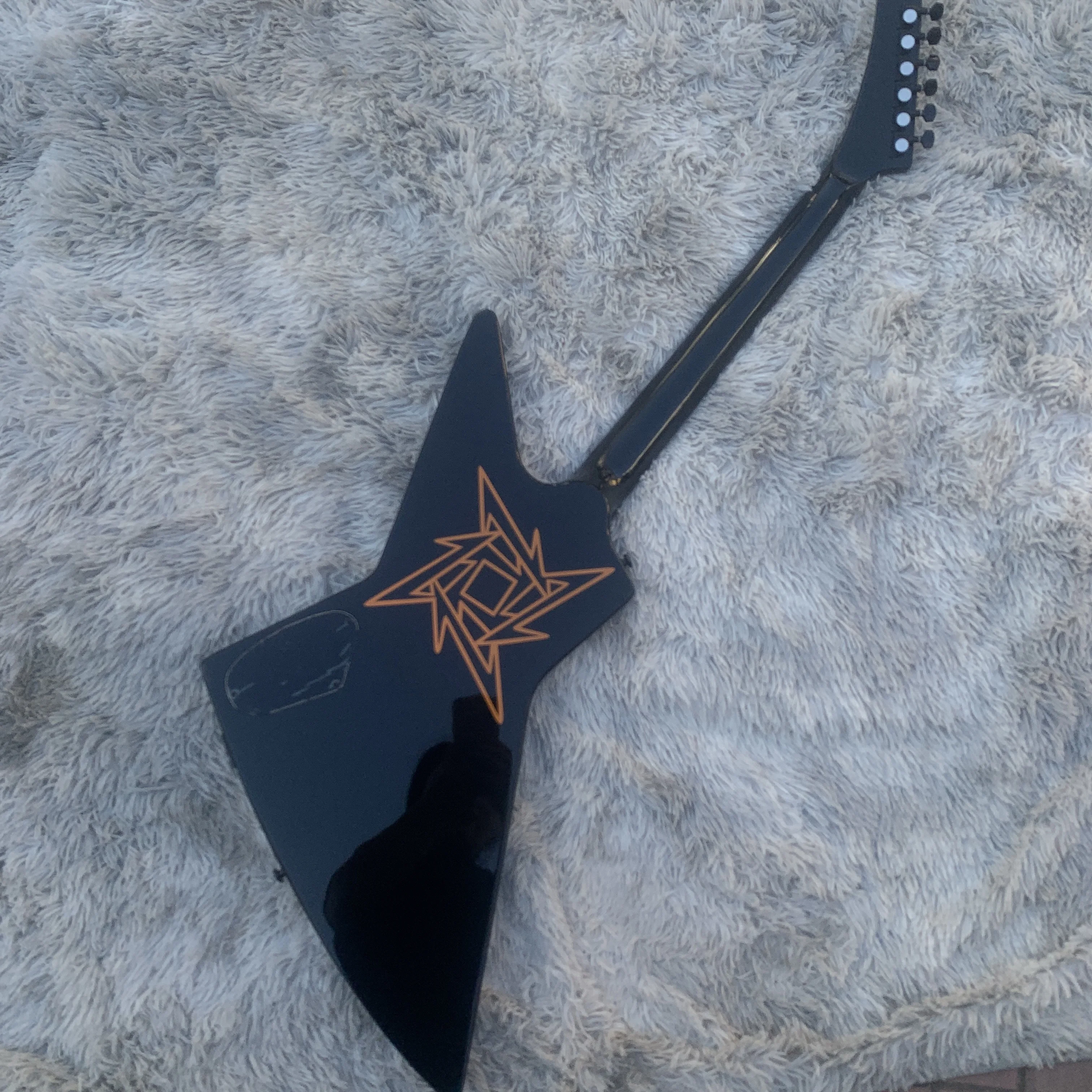 В наличии изготовленный на заказ звукосниматель для электрогитары James Hetfield Elk Skull