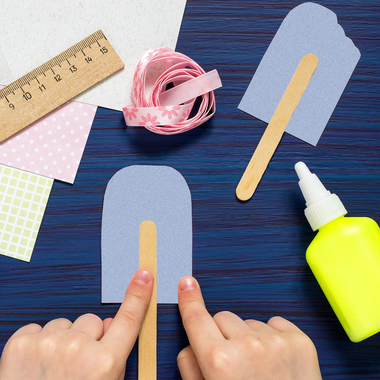 Рисунок 3 - листы A4, блестящие материалы для