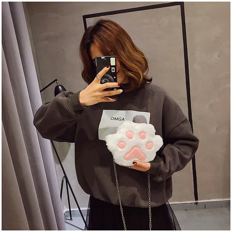 Женская сумка плюшевая через плечо Сумка с цепочкой в виде медвежьей лапы милая