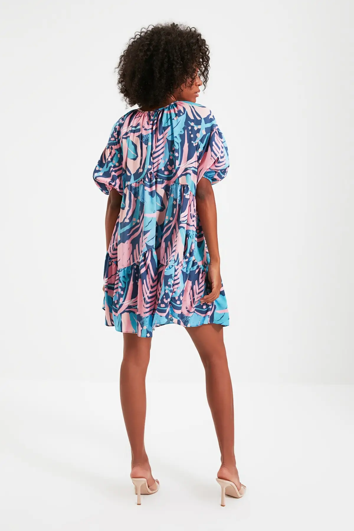 

Trendyol Patterned Wide Cut Dress TWOSS21EL4419