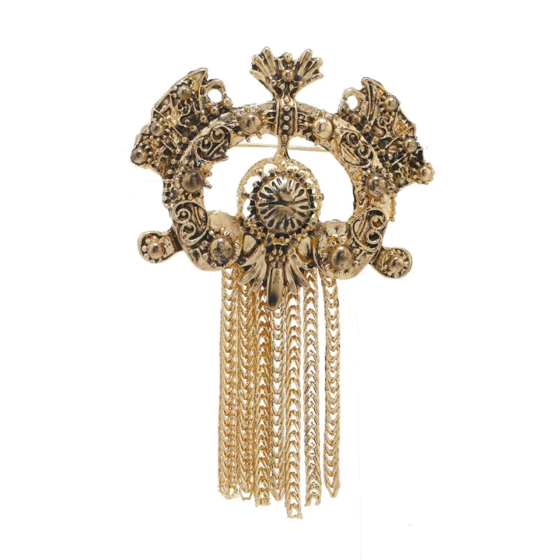 

New Vintage Hollow Tassel Brooches for Women and Men Metal Corsage Coat Suit Badge Lapel Pins Fashion Jewelry Accessories