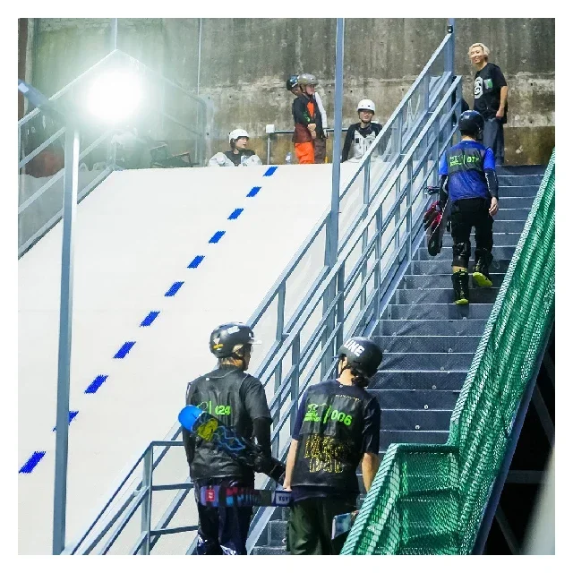 Секрет для лучшего катания на лыжах Новый путь к лыжу СНЕВЕКОННЫЕ Сухие лыжи