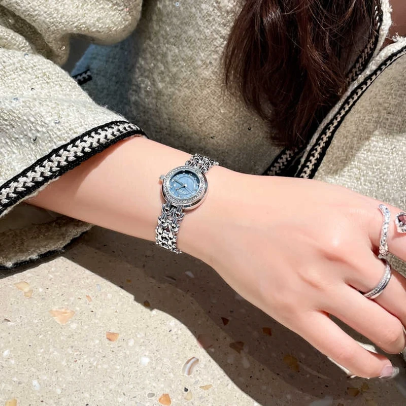 Fashion Blue Dial Steel Band Women's Watch Avant-garde Elegant Quartz Watch Advanced Atmospheric Light Luxury Women's Watch Gift