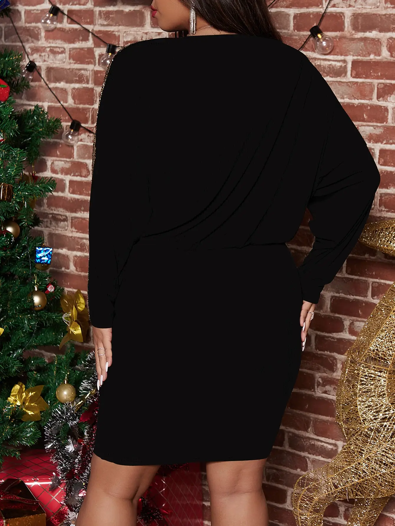 Рисунок 2 - Женское облегающее блестящее платье