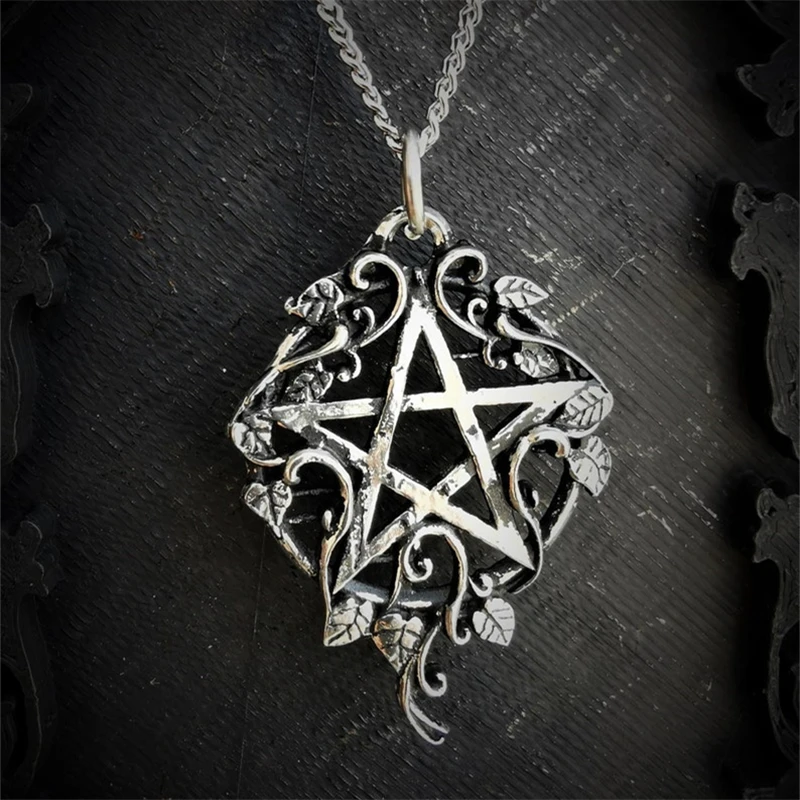 

Retro Style Pentagram Vine Leaf Pendant Necklace Fashion Personality Women's Texture Pendant Party Gift Jewelry Dropshipping
