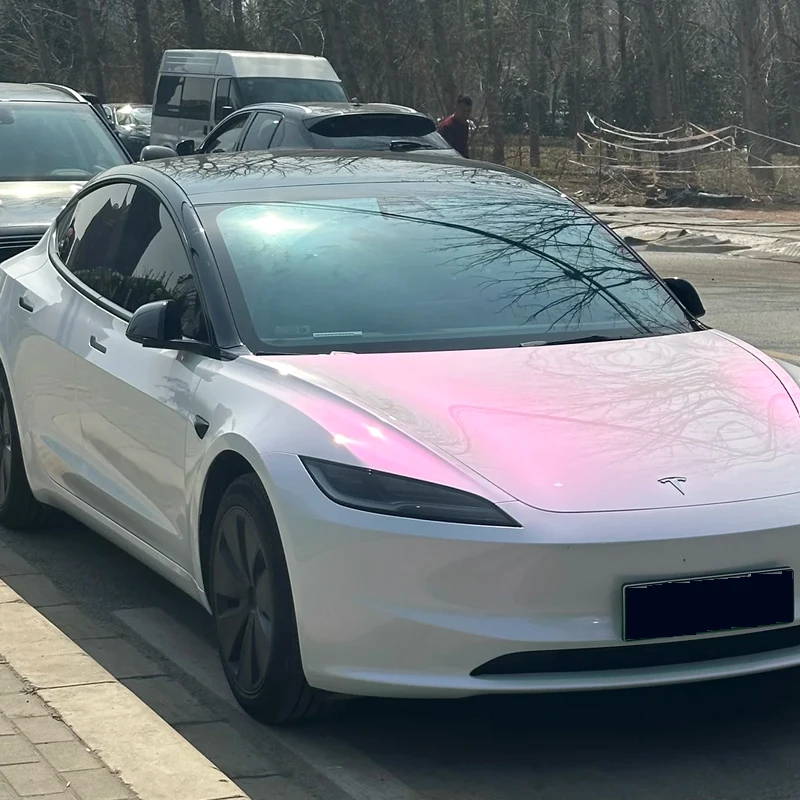 Фото Оптовая продажа: Пленка для оклейки авто 1.52*17м, меняющая цвет с белого на красный, виниловая пленка PET для полной оклейки кузова автомобиля, рулоны для авто №1