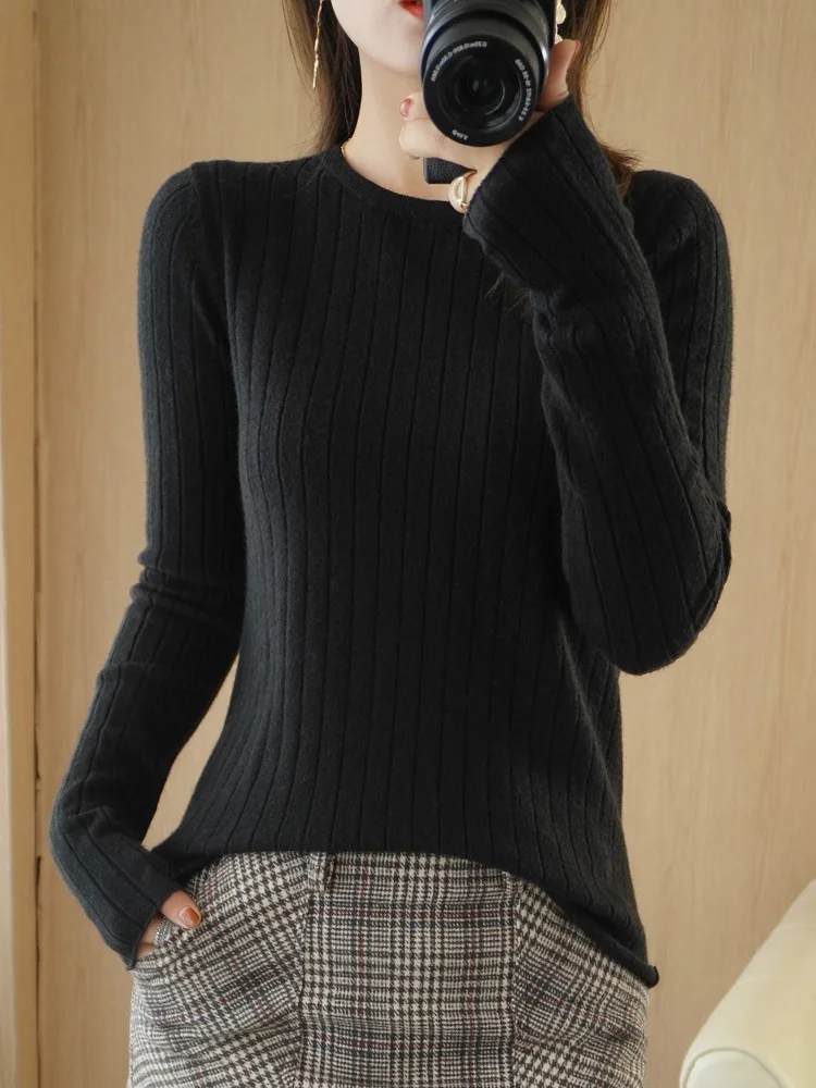 

Casual new long-sleeved V-neck solid color bottoming shirt gray
