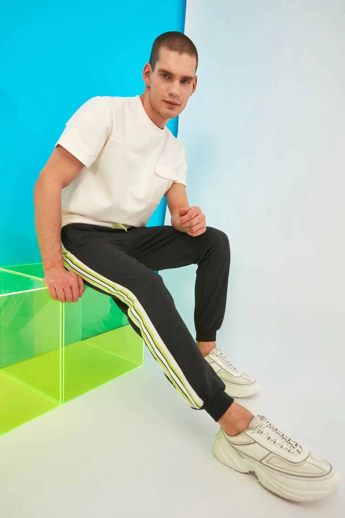 

Trendyol Male Sweatpants TMNSS21EA0134