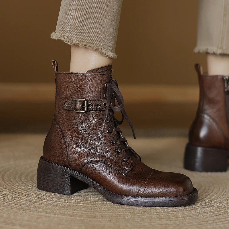 Женские ботинки из натуральной кожи на массивном каблуке