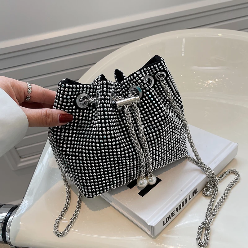 

с доставкой Bright Diamond Glitter Drawstring Handbags Purses 2022 Luxury Designer Women's Chain Bucket Shoulder Crossbody Bag
