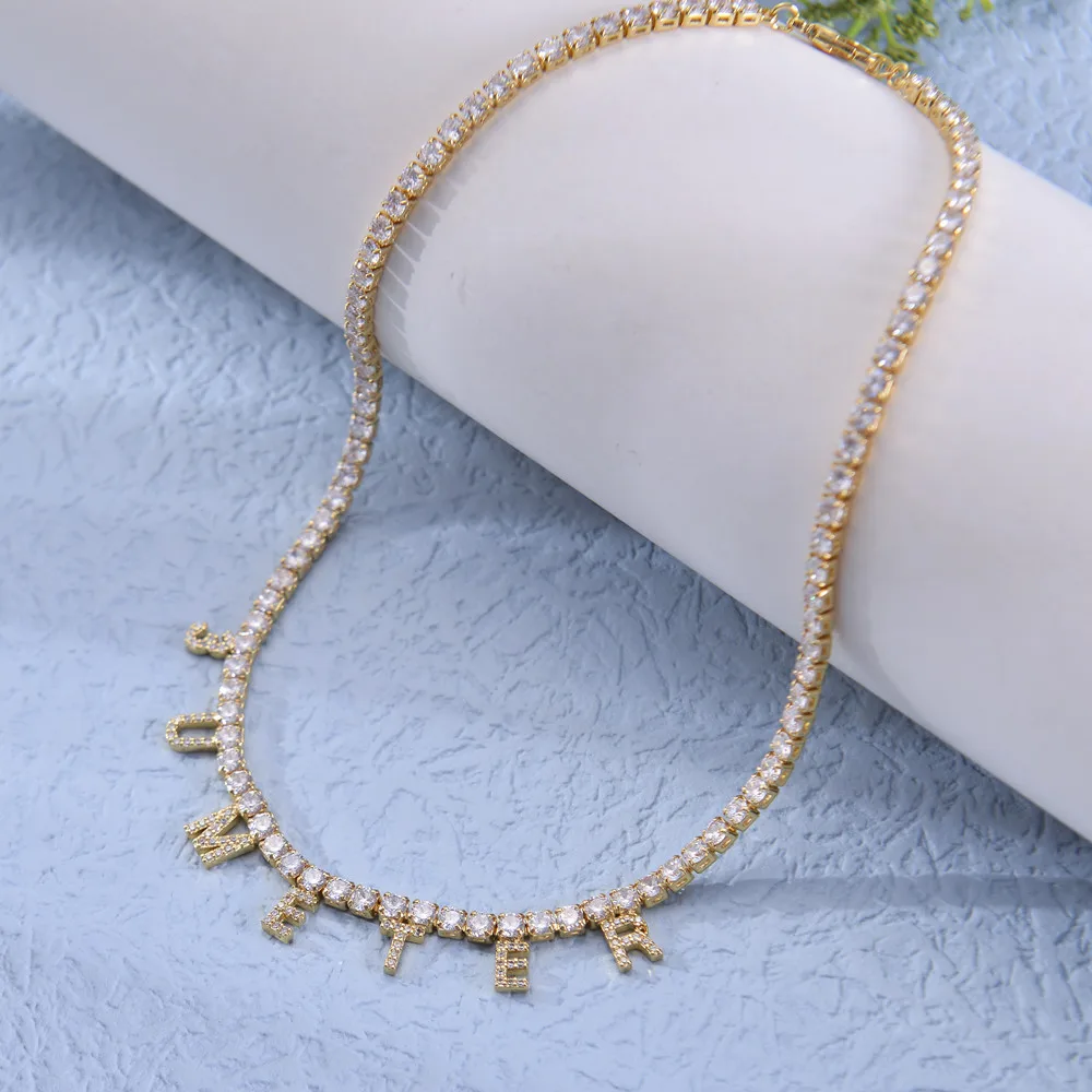 Ожерелье-чокер с надписью Initial 3 метра