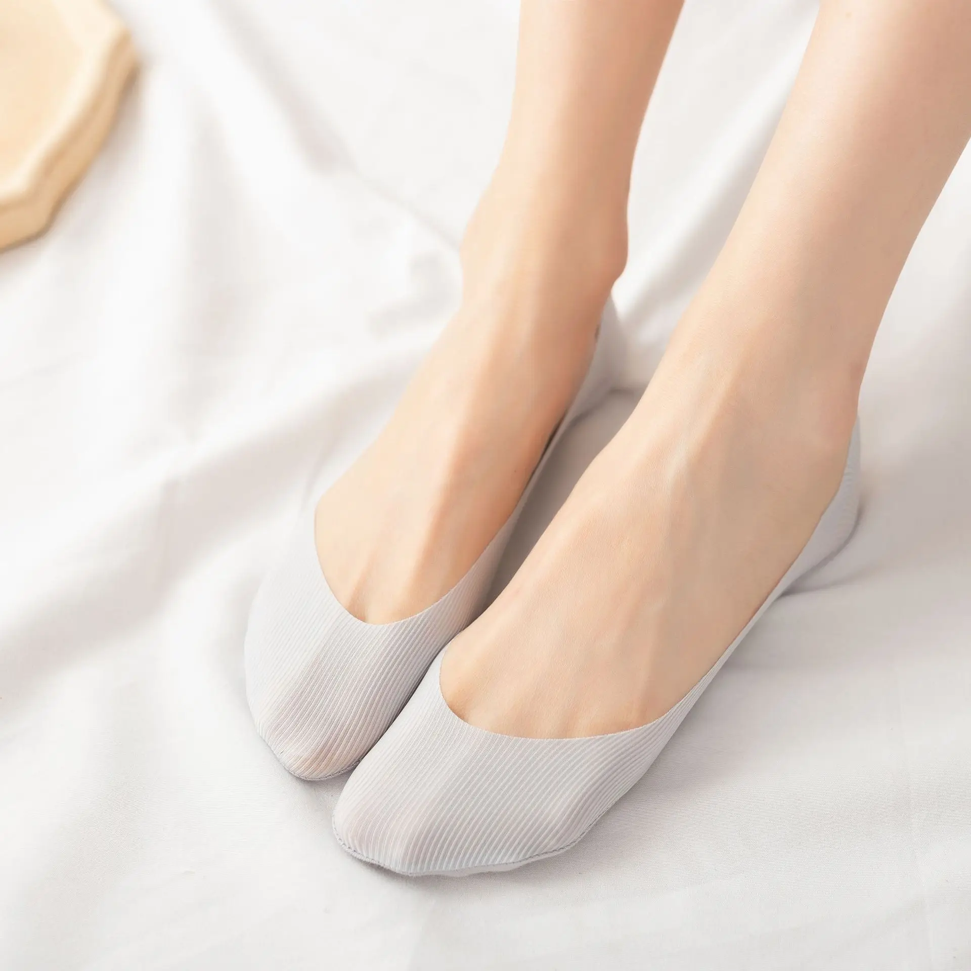 10 Pairs Women Ice Silk Stockings Female Summer Cut Thin Shallow Mouth Socks Antiskid Low Leg Bigger Cotton Socks Bottom Contact