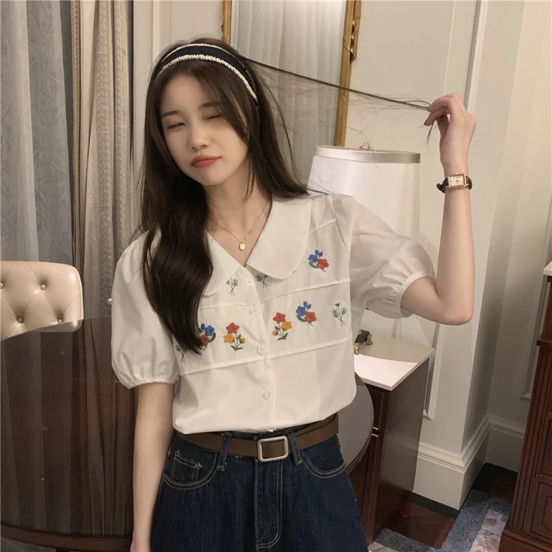

GY0007 Summer new white short sleeved baby collar shirt women's design sense niche top aging Flower Embroidery Shirt trend