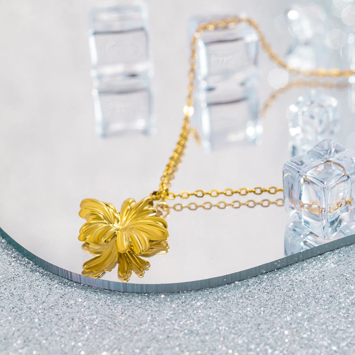 Модное ожерелье из нержавеющей стали с позолоченным цветком модное подвеской