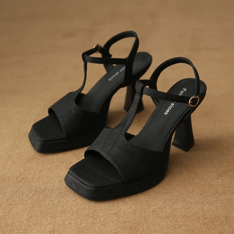 

Thick heel sandals women open toe 2022 summer new square head high heels fashion word with waterproof platform high heels