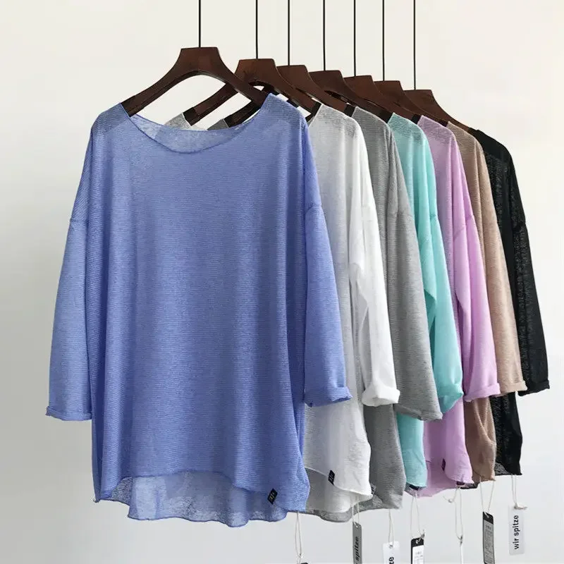 Женский легкий пуловер с круглым вырезом в полоску