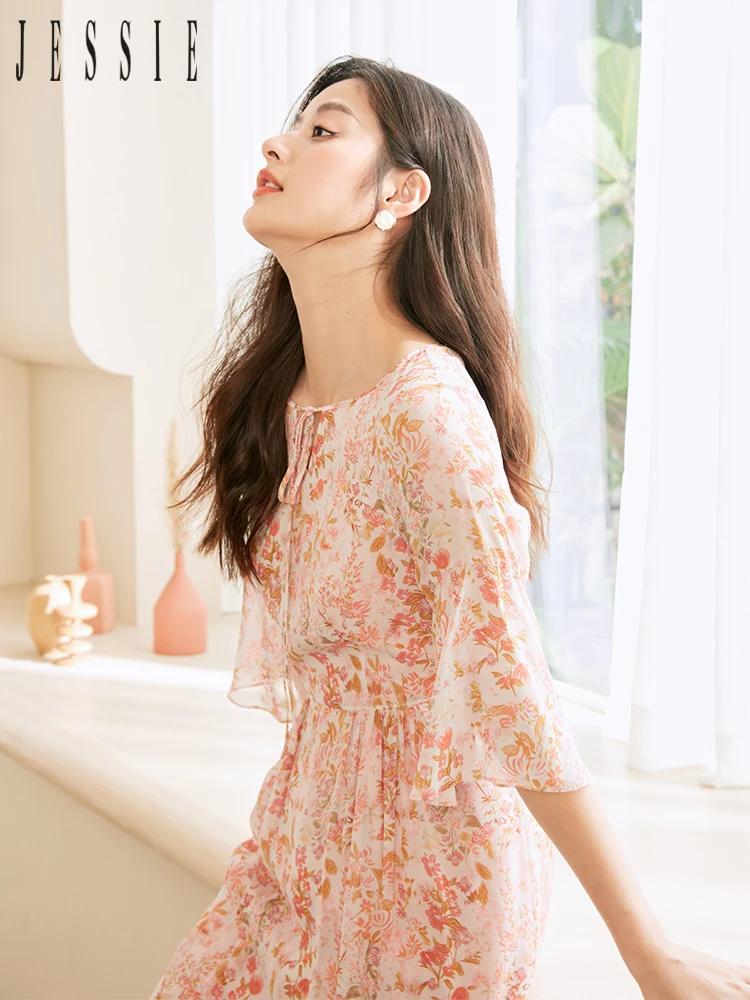 Рисунок 2 - Женское шелковое платье с коротким рукавом