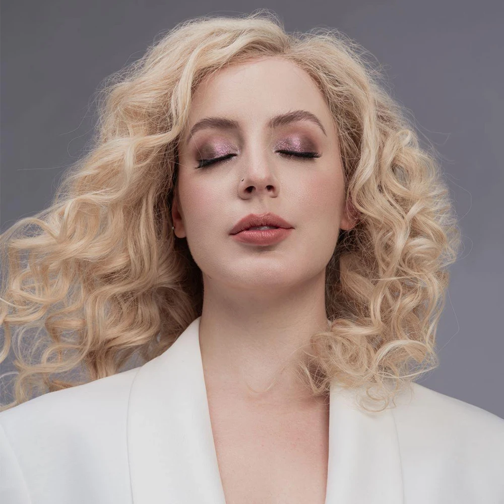 Natural Blonde Top Remy Human Hair HD Lace Front Wig Lightest Roots 16 Inches 150% Density HD Lace Curly Wigs for Women