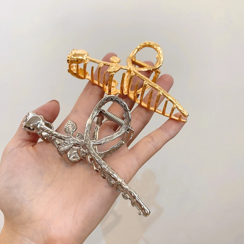 

French Vintage Red Rose Hair Claw Cross Hair Catch Elegant Metal Clip Simple Wild Washing Face Shark Clip Headdress Hair Catch